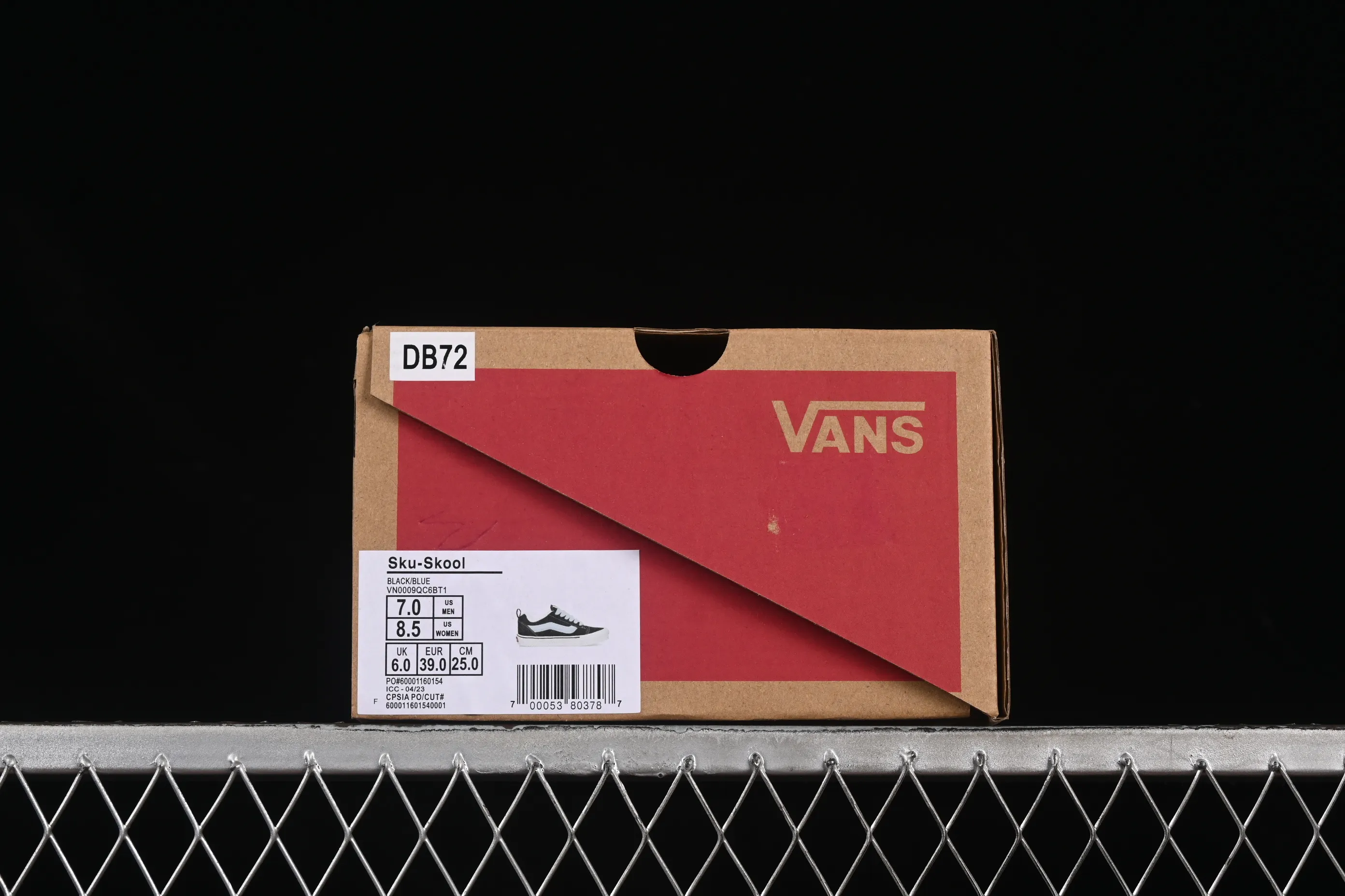 All categories Vans Vans series Vans Low Vans low-top Vans Knu Skool Vans low-top retro casual fat bread shoes VN0009QC6BT1